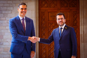President Aragonès and President Sánchez at the Palau de la Generalitat 